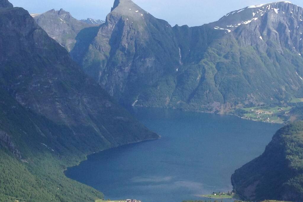 Вилла Bakken, Feriebolig Volda Экстерьер фото