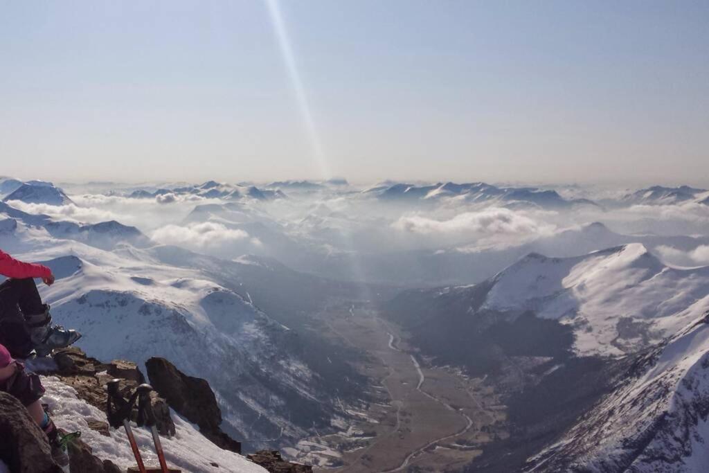 Вилла Bakken, Feriebolig Volda Экстерьер фото